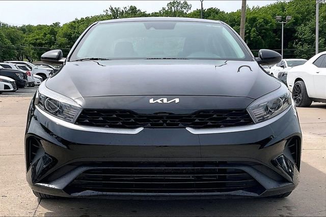 Used 2023 Kia Forte LXS FWD image 2