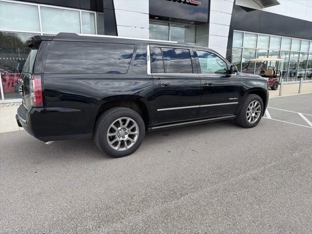 Used 2016 GMC Yukon XL Denali w/ Open Road Package AWD/4WD image 3