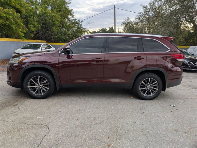 Used 2019 Toyota Highlander XLE image 8