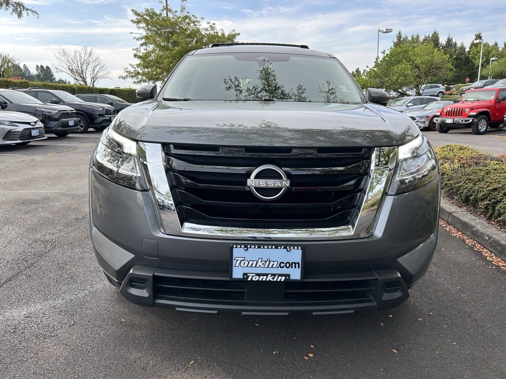 Used 2022 Nissan Pathfinder SV image 8