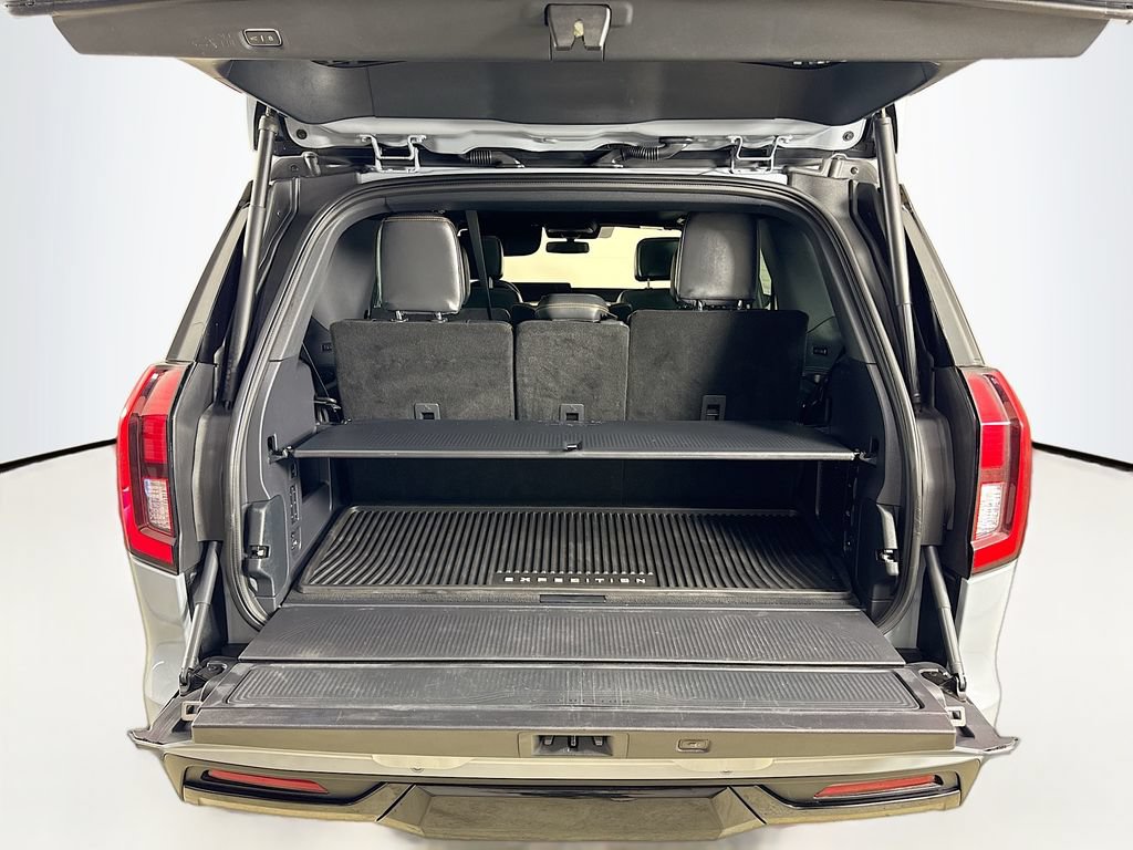 Used 2025 Ford Expedition Tremor AWD/4WD image 25