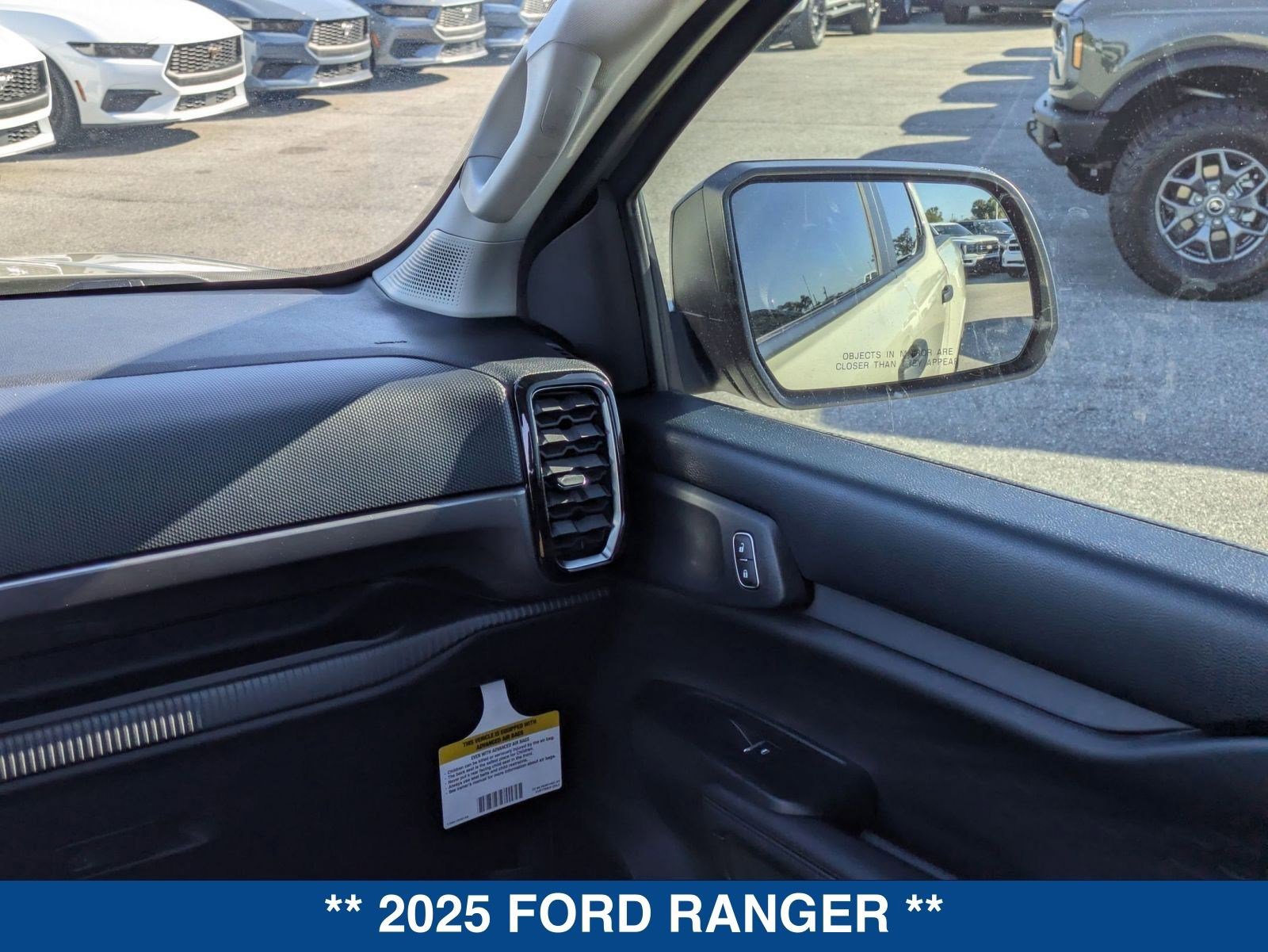 New 2025 Ford Ranger XLT w/ Black Appearance Package image 18