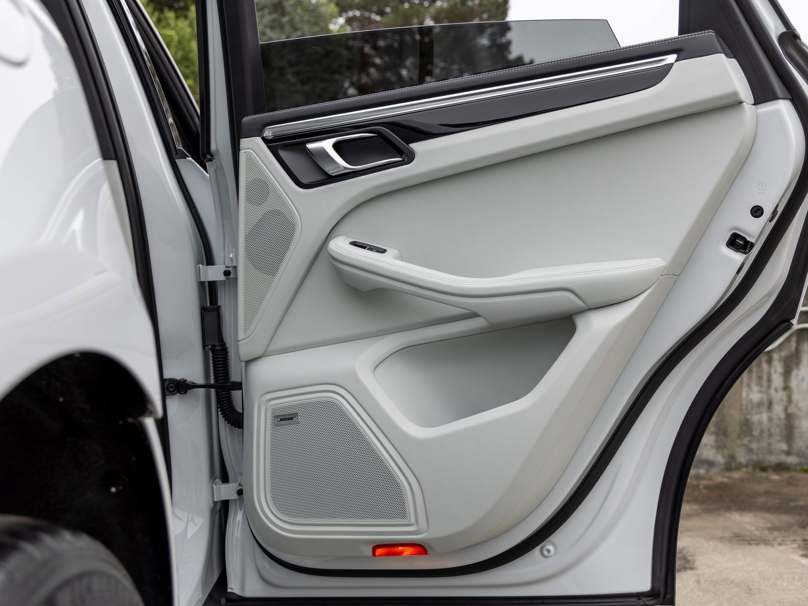 New 2025 Porsche Macan image 42