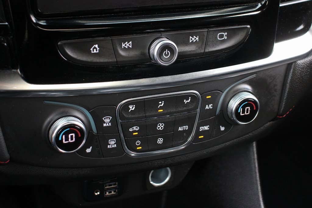 Used 2023 Chevrolet Traverse RS image 37