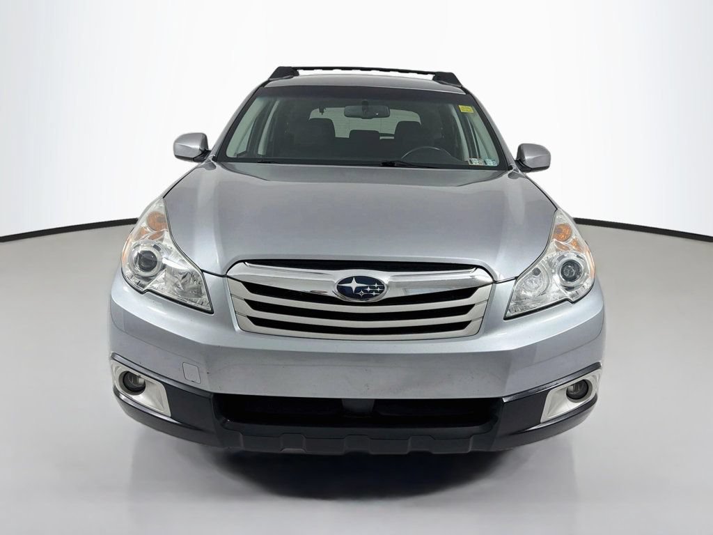 Used 2011 Subaru Outback 2.5i Premium w/ All-Weather Pkg AWD/4WD image 2