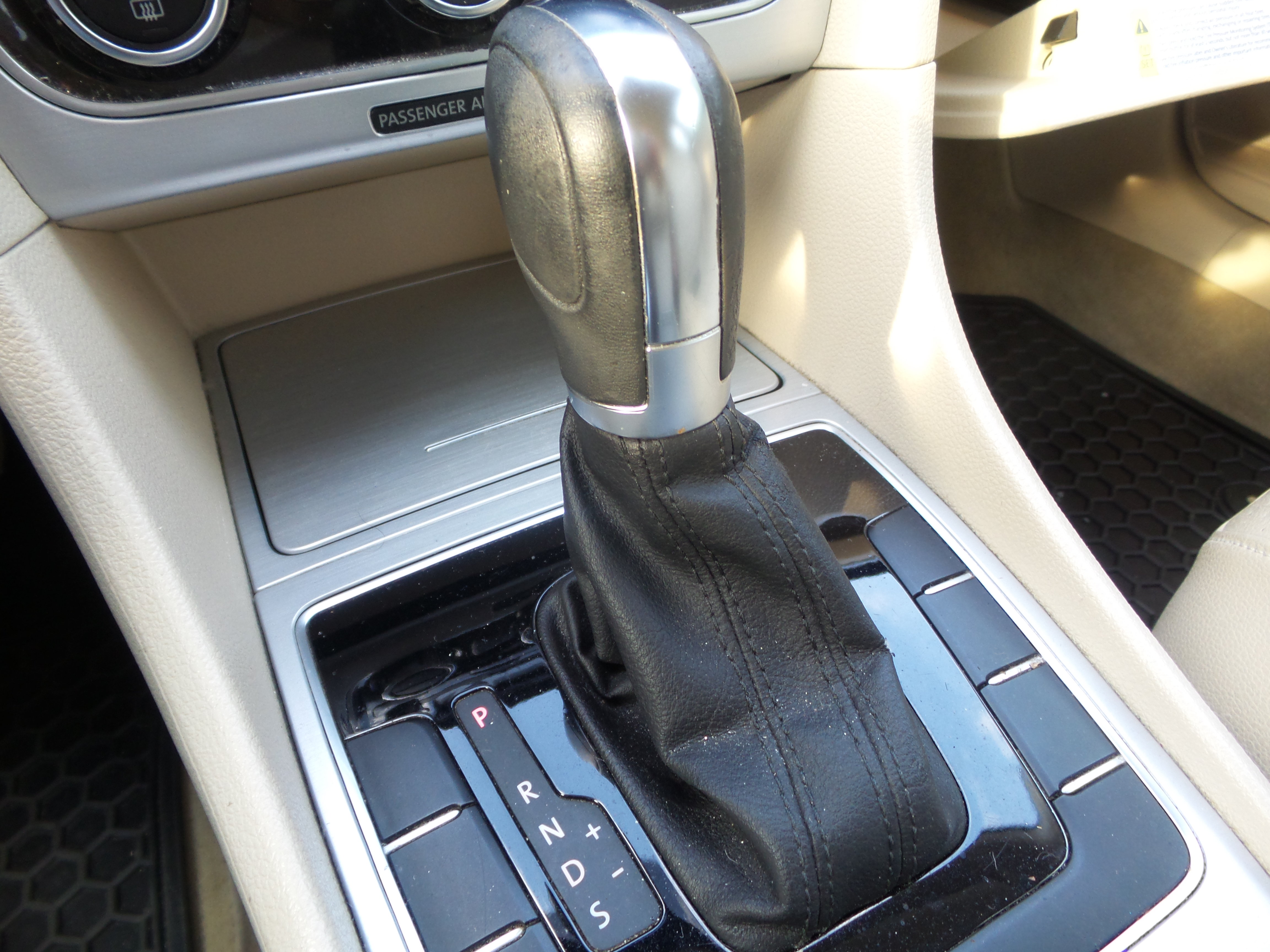 Used 2012 Volkswagen Passat 2.5 SE FWD image 37