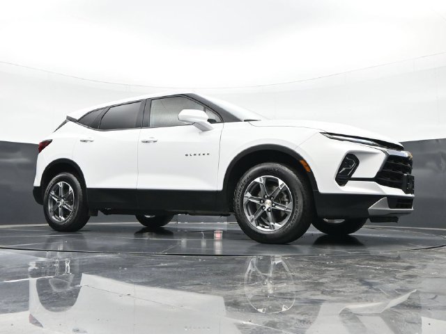 Used 2025 Chevrolet Blazer LT FWD image 40