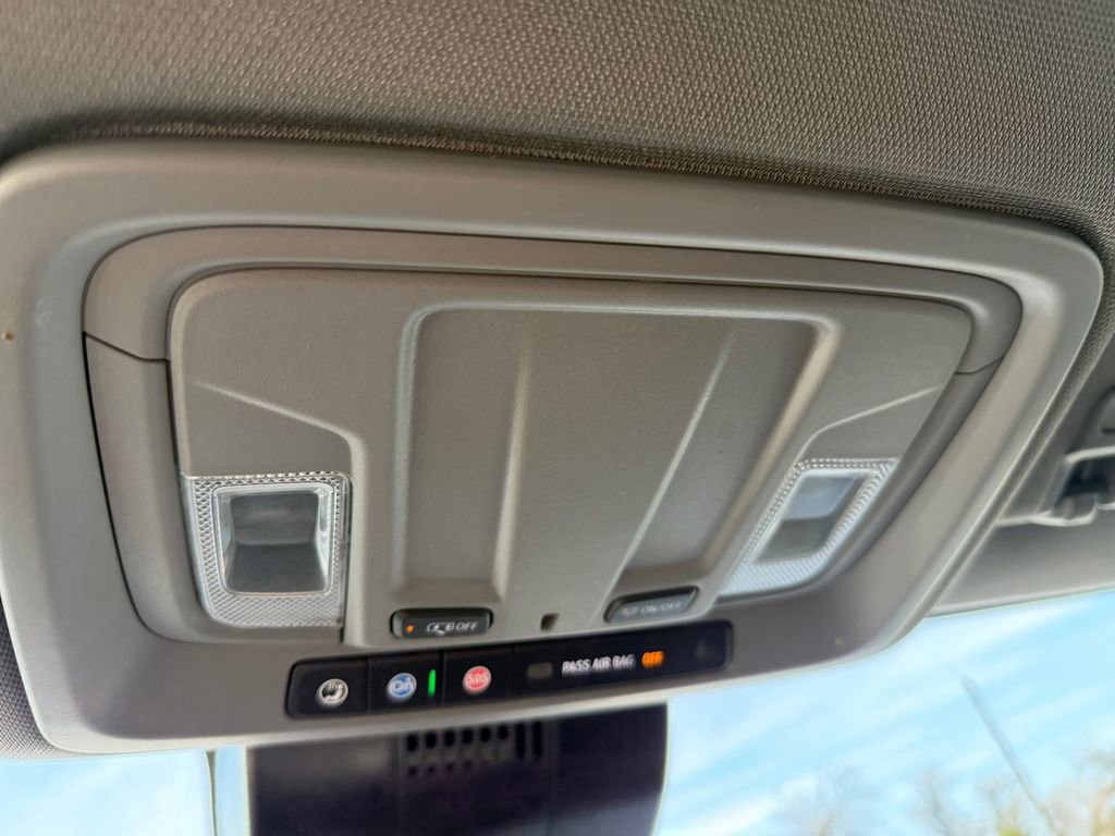 Used 2024 Chevrolet Silverado 3500 LT image 21