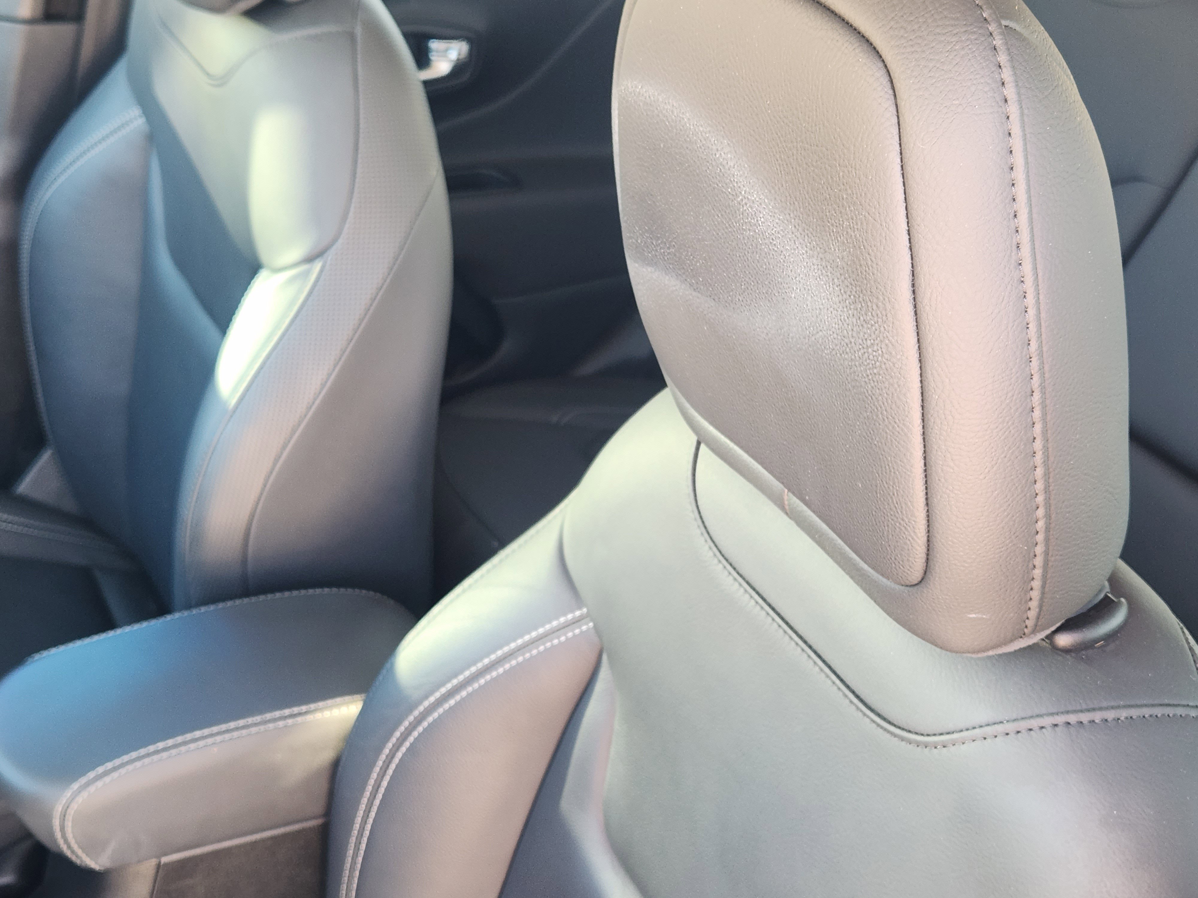 Used 2022 Jeep Renegade Limited image 16