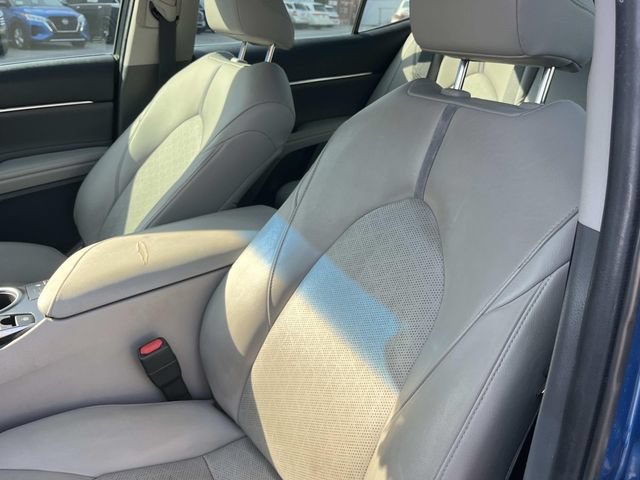 Used 2018 Toyota Camry XSE FWD image 30