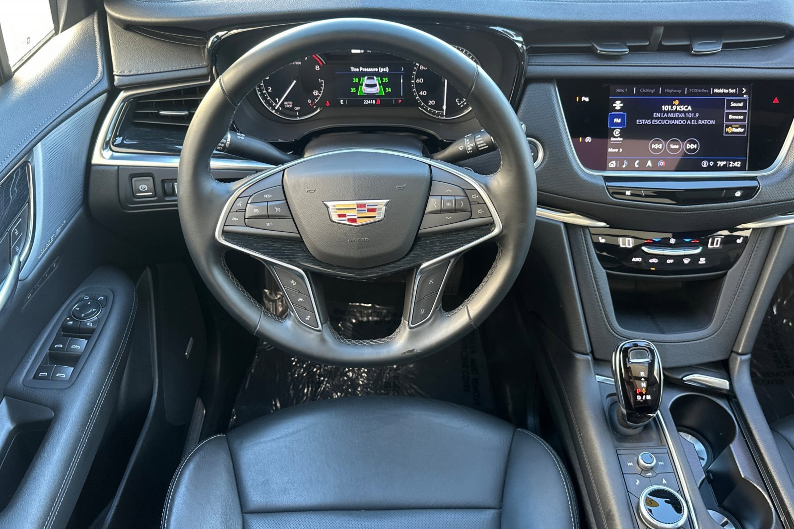 Used 2025 Cadillac XT5 Premium Luxury image 17