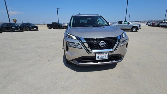 Used 2023 Nissan Rogue SL w/ SL Premium Package FWD image 3
