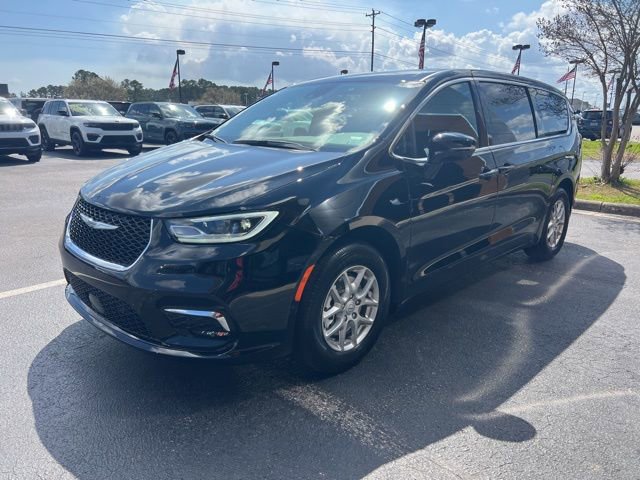 New 2026 Chrysler Pacifica Select image 4