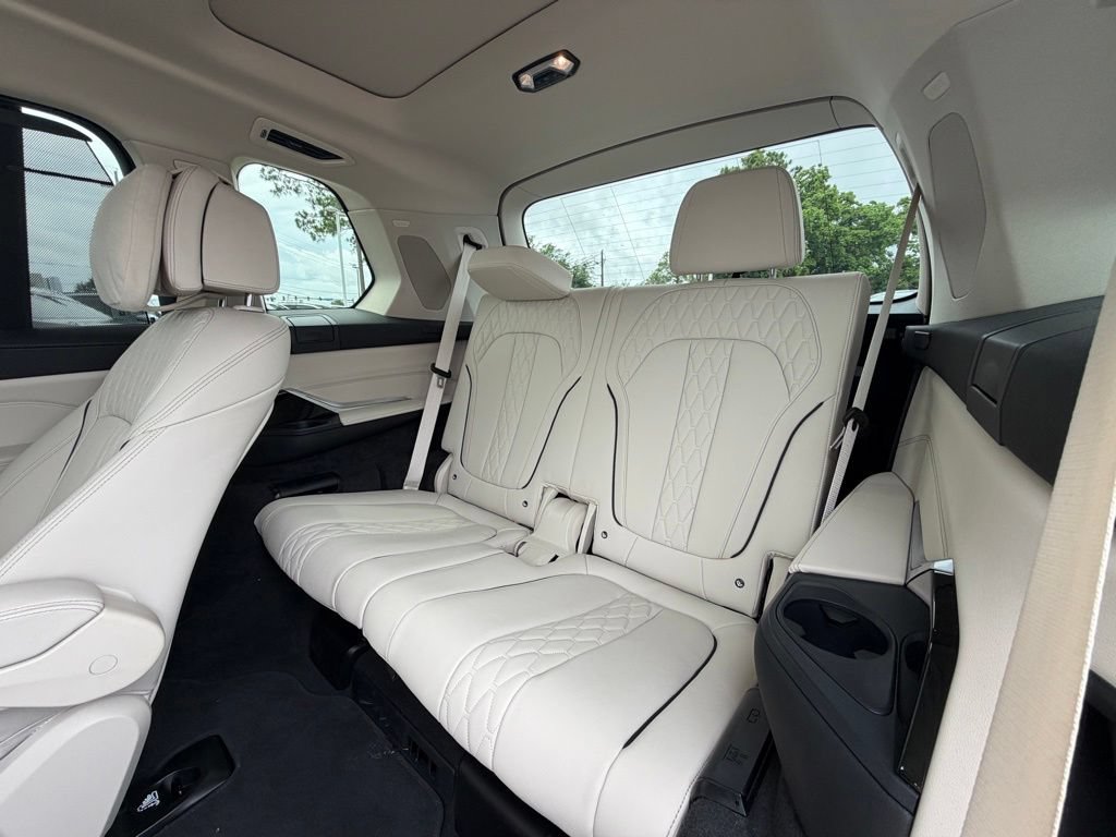 Certified 2026 BMW X7 xDrive40i w/ Executive Package AWD/4WD image 23