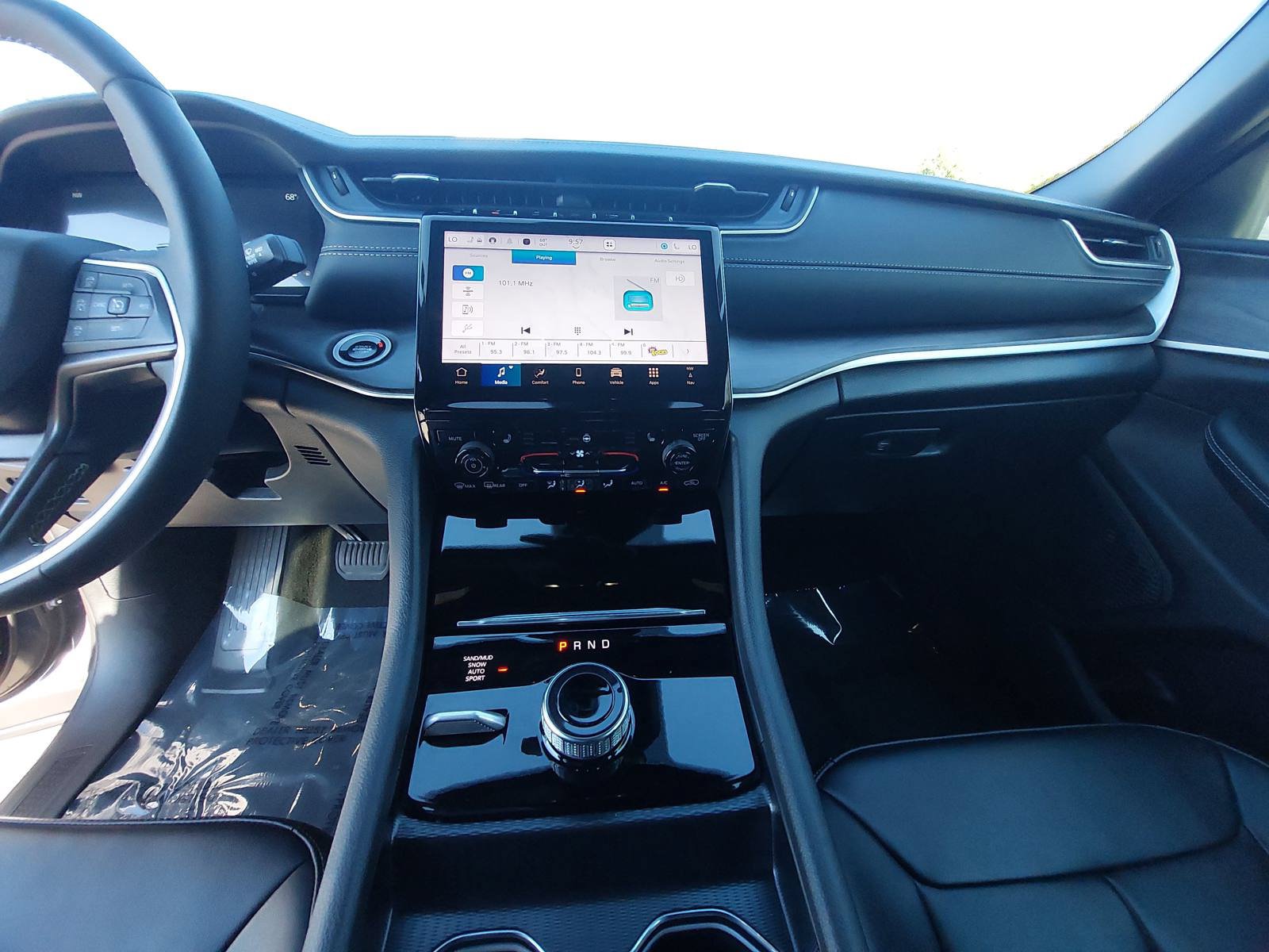 Used 2025 Jeep Grand Cherokee L Limited AWD/4WD image 21