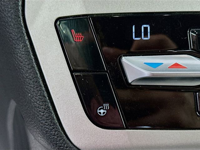 Used 2021 Ford Explorer XLT w/ Equipment Group 202A image 21