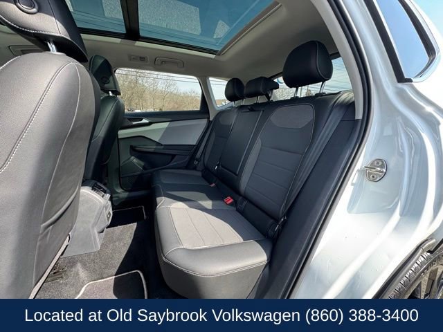 Certified 2023 Volkswagen Taos SE w/ Panoramic Sunroof Package image 10