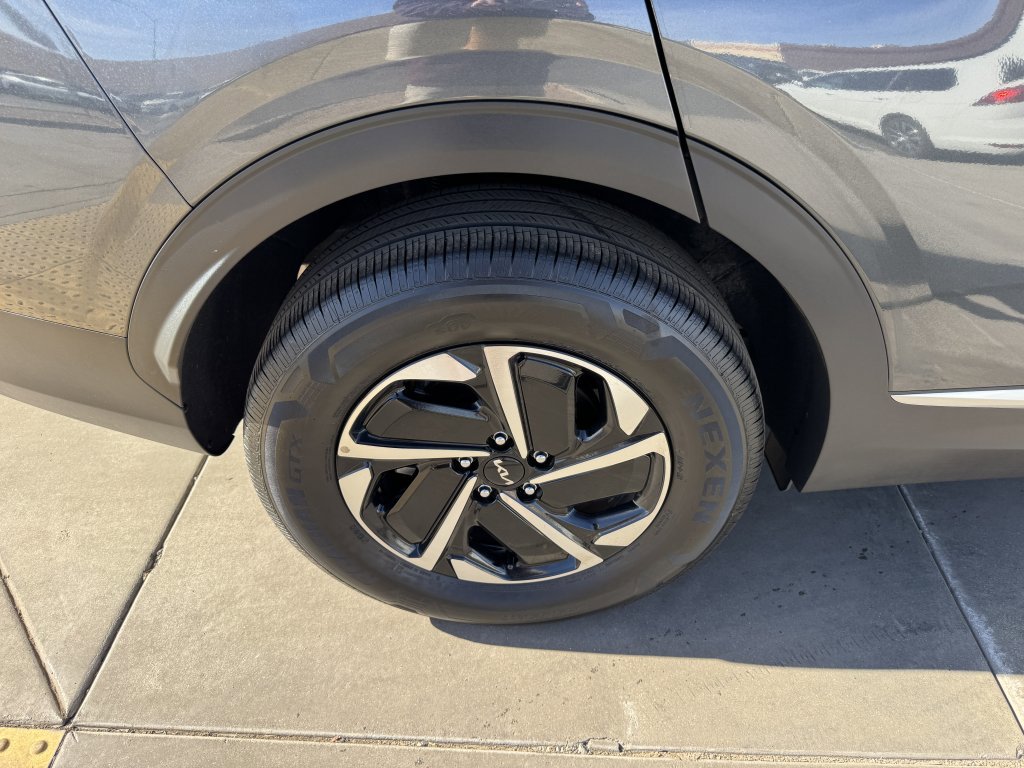 Used 2023 Kia Sportage LX image 15