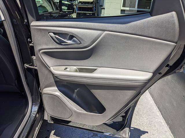 Used 2024 Chevrolet Blazer LT w/ Midnight/Sport Edition FWD image 17
