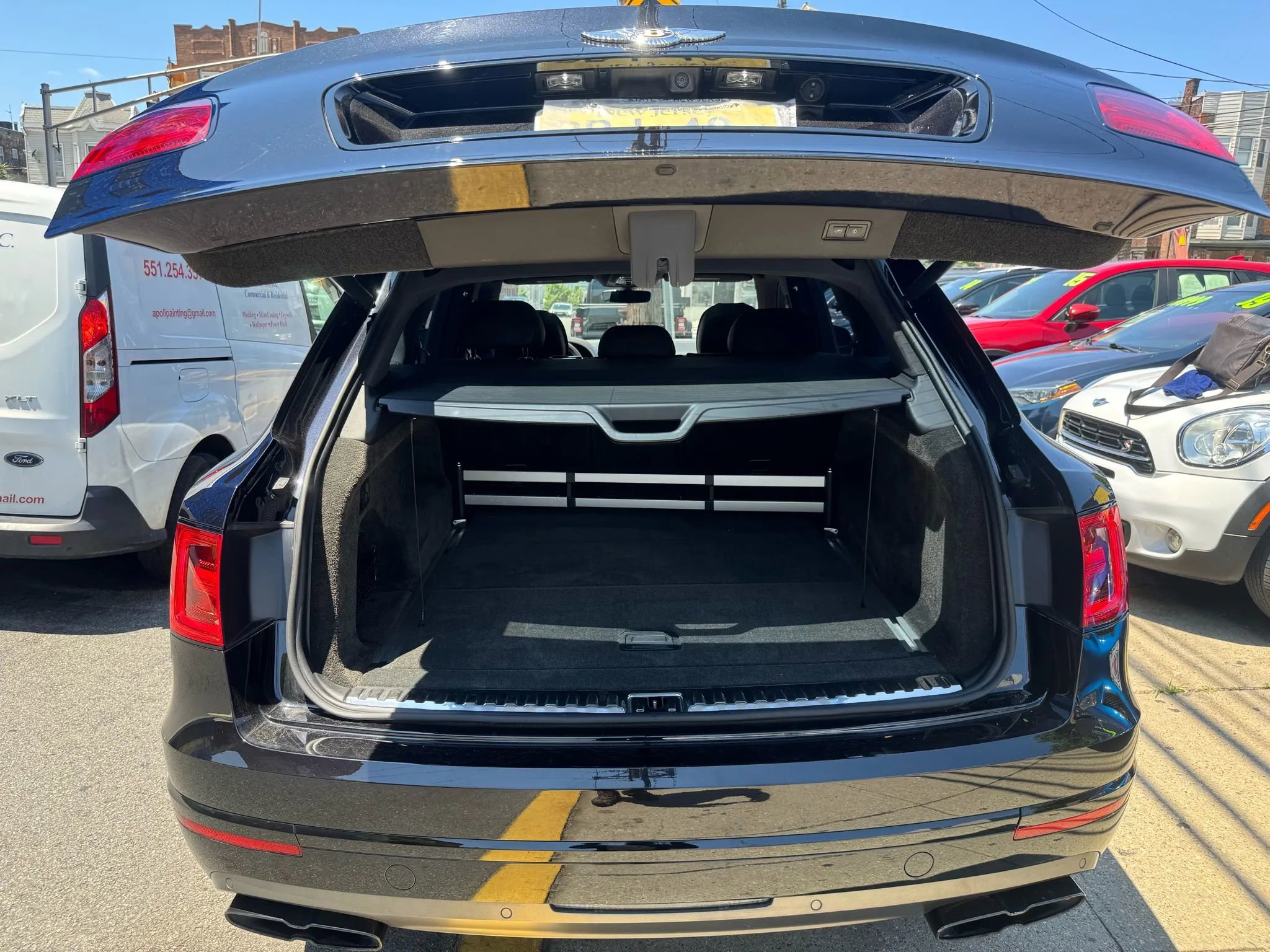 Used 2020 Bentley Bentayga Design Series image 43