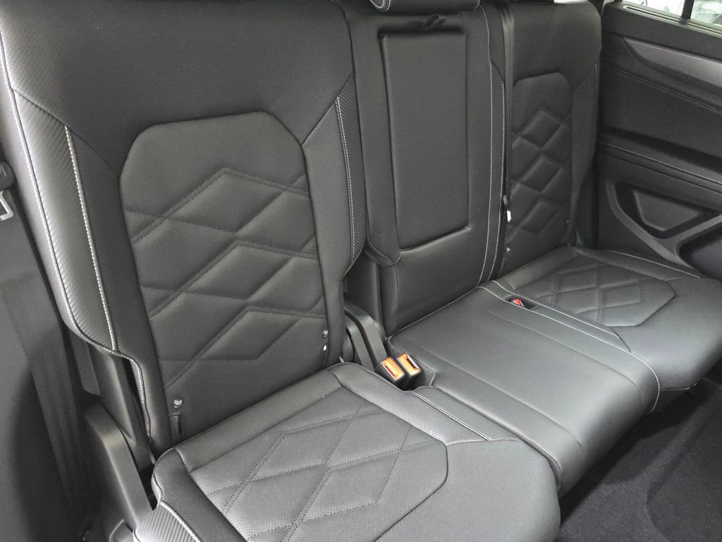 New 2026 Volkswagen Atlas Cross Sport SE image 13