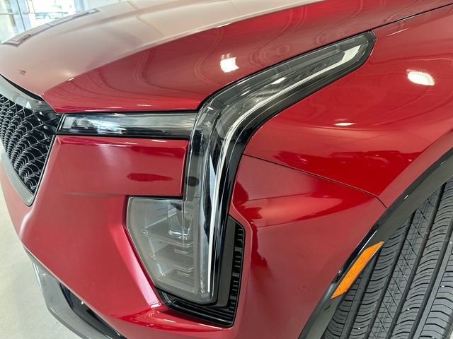 Used 2025 Cadillac XT4 Sport AWD/4WD image 6