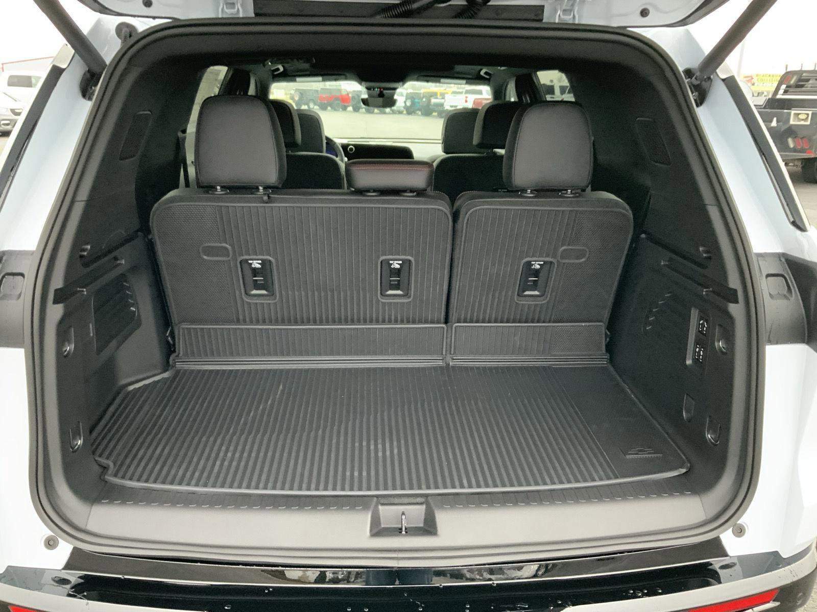 New 2026 Chevrolet Traverse RS w/ LPO, Floor Liner Package image 12
