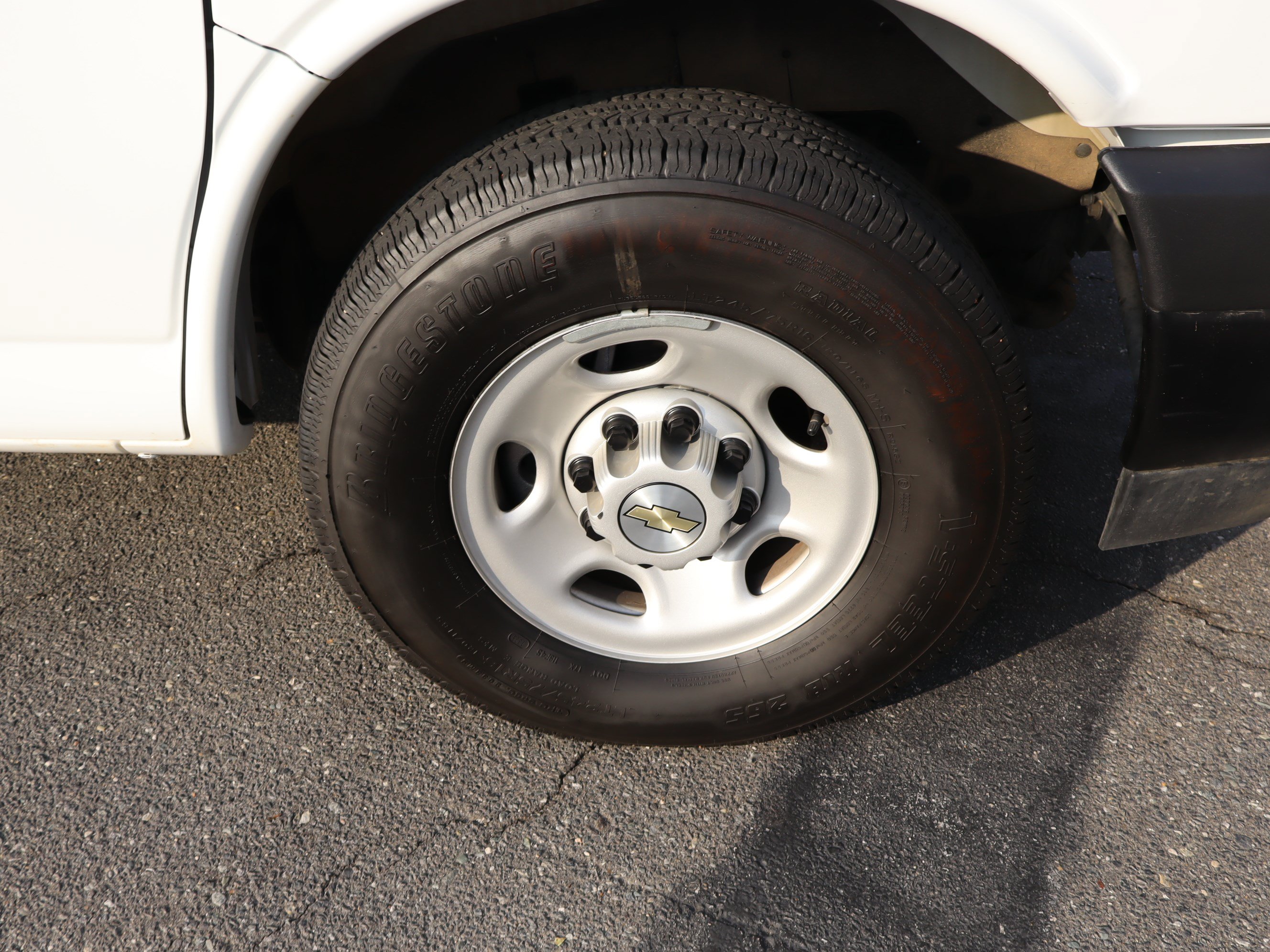 Used 2025 Chevrolet Express 3500 LS RWD image 31