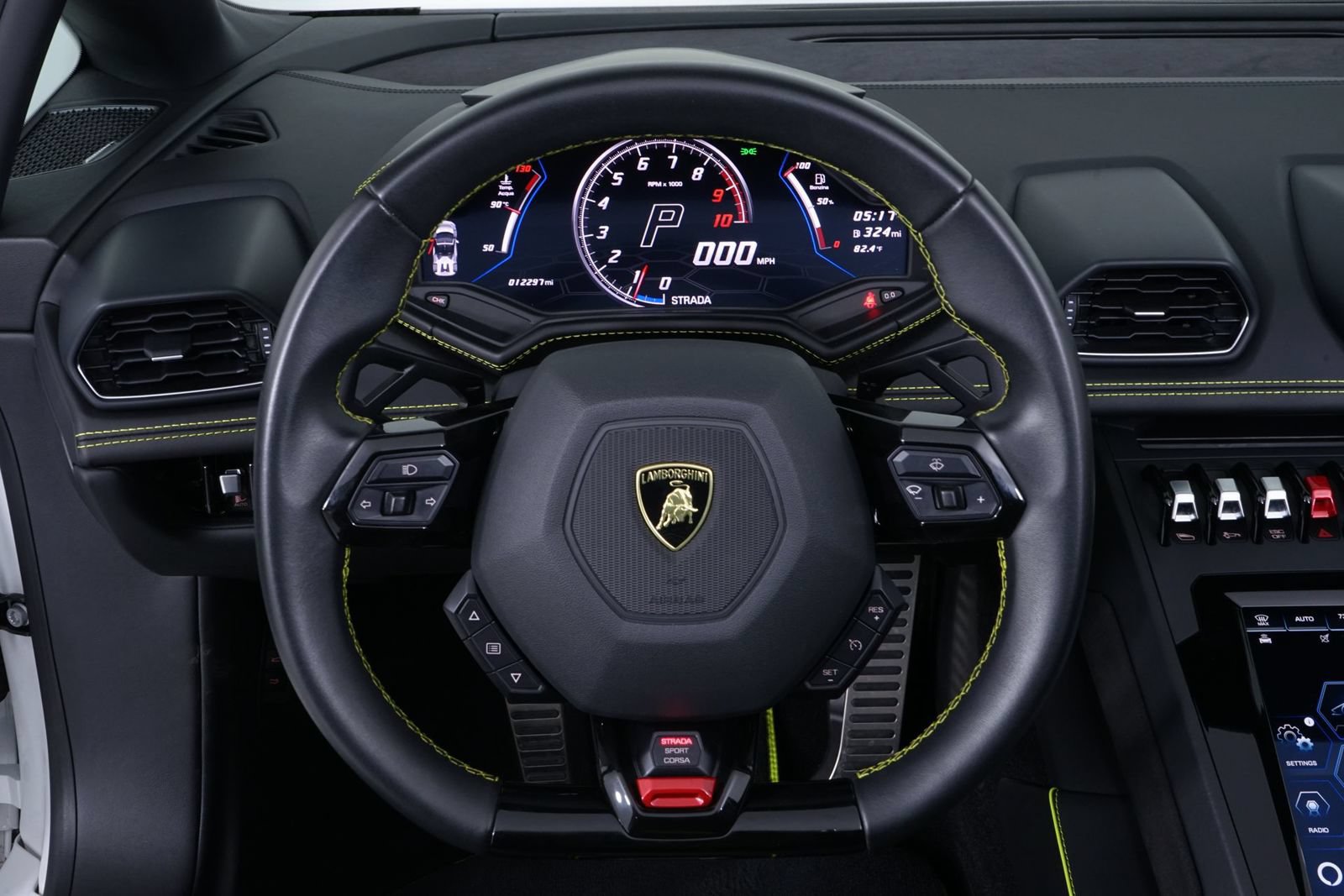 Used 2020 Lamborghini Huracan EVO RWD image 19
