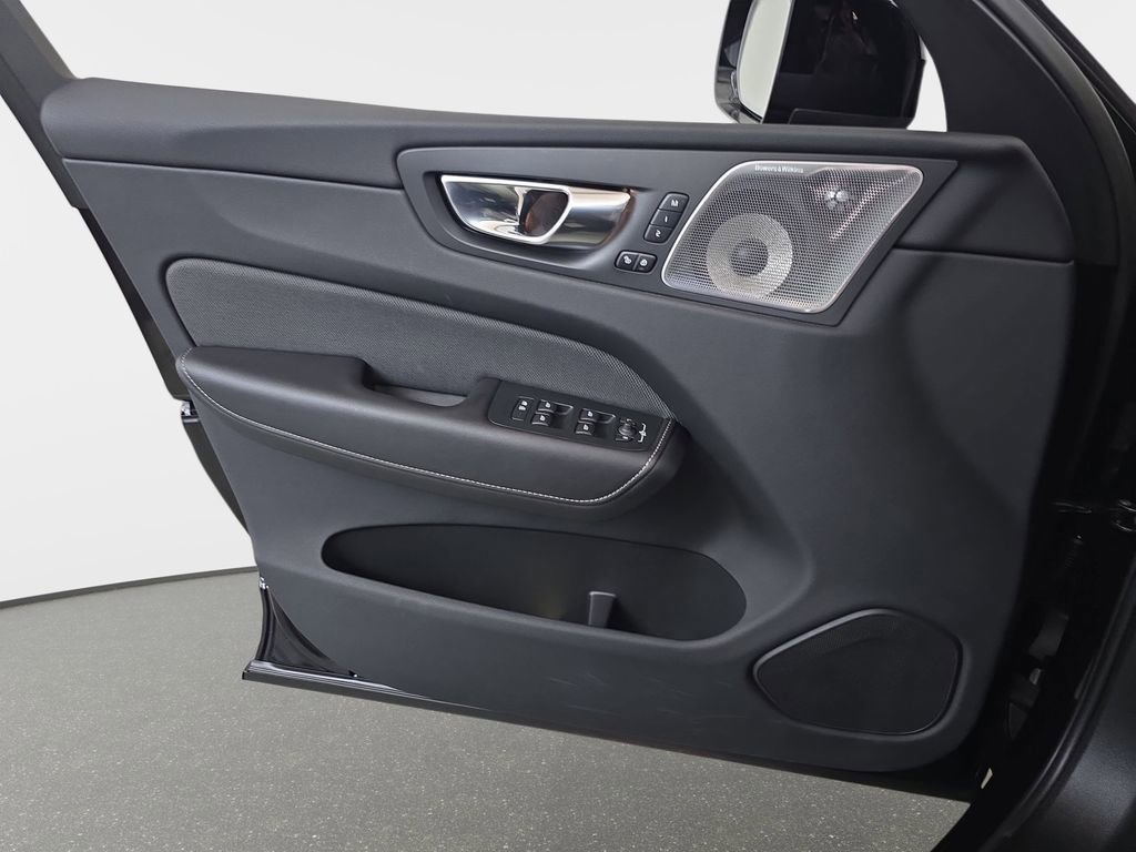 Used 2023 Volvo XC60 T8 Polestar image 28