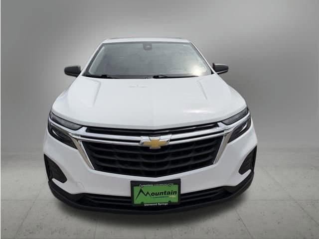 Used 2022 Chevrolet Equinox LS w/ LS Convenience Package AWD/4WD image 2
