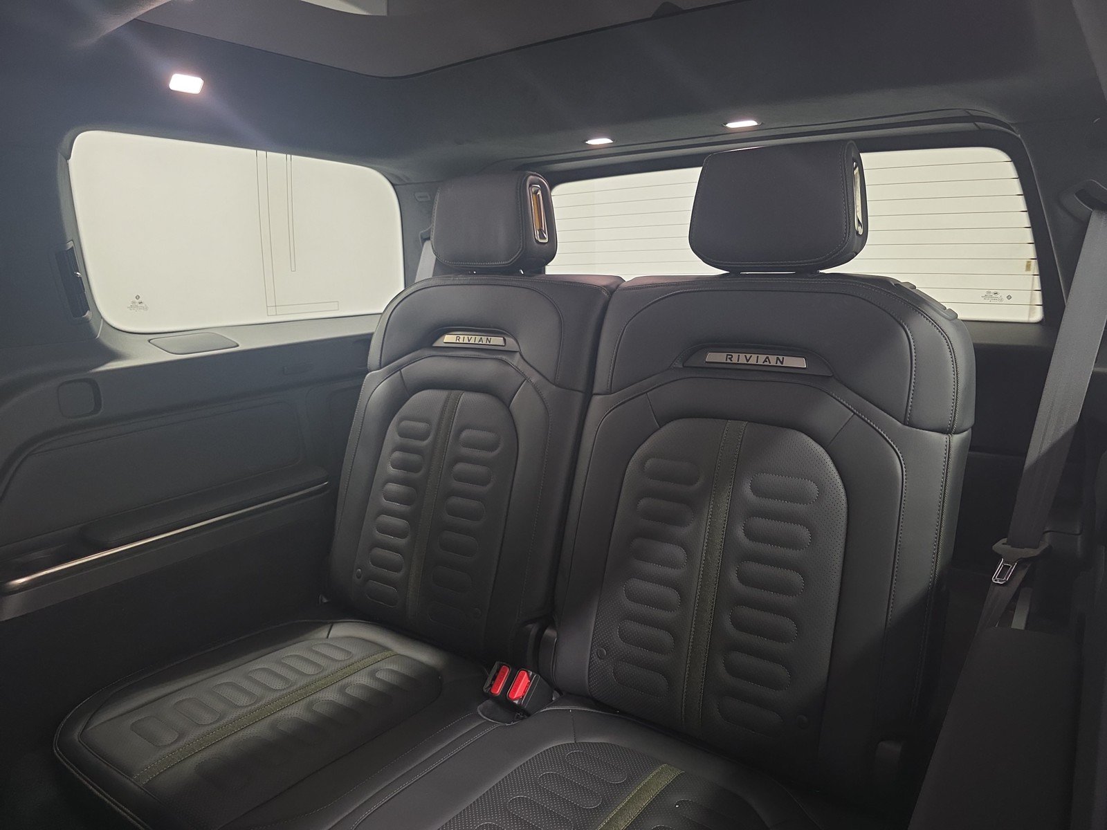 Used 2024 Rivian R1S Adventure AWD/4WD image 22