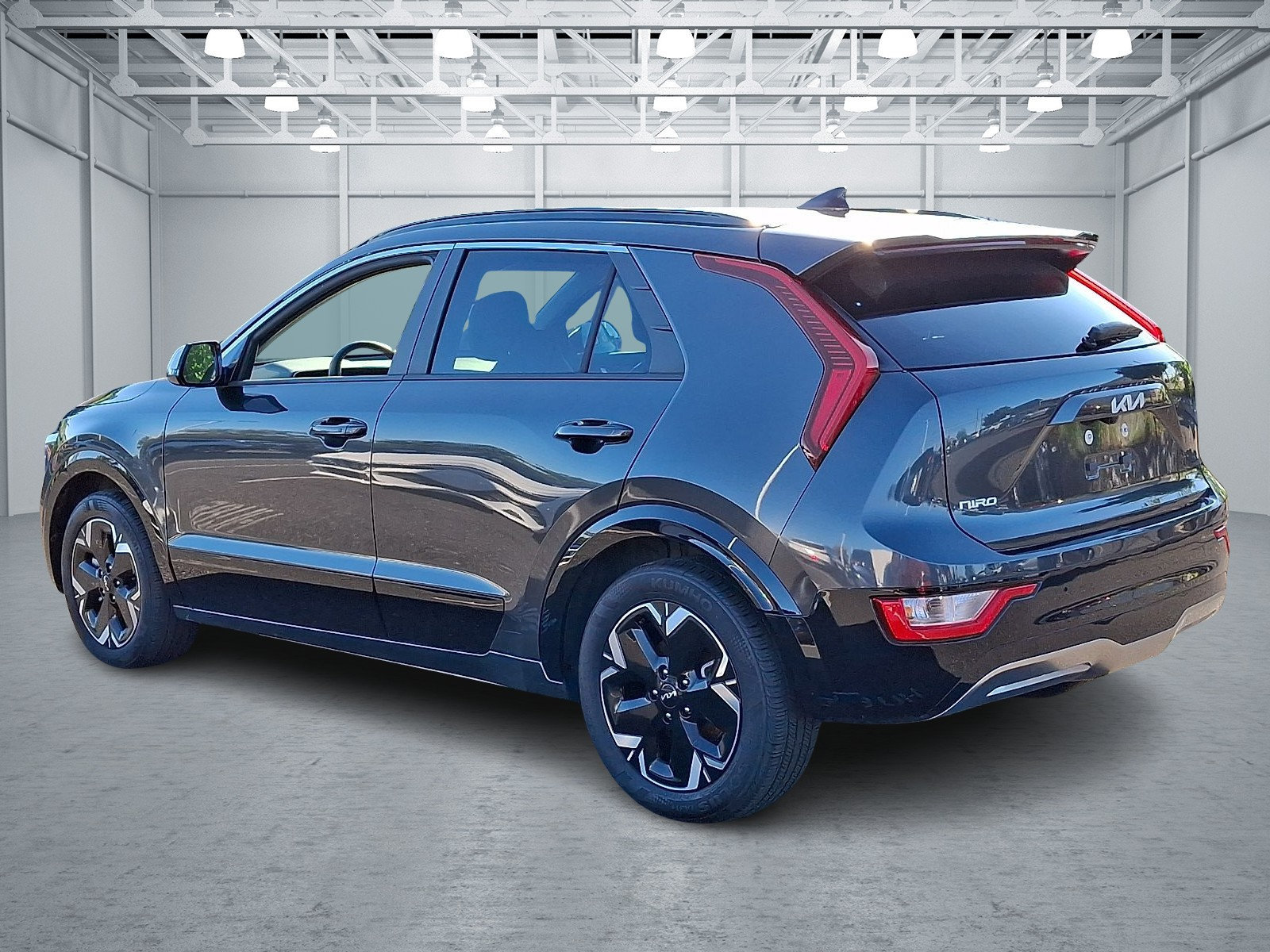 Used 2024 Kia Niro Wind w/ Wind Preserve Package FWD image 4