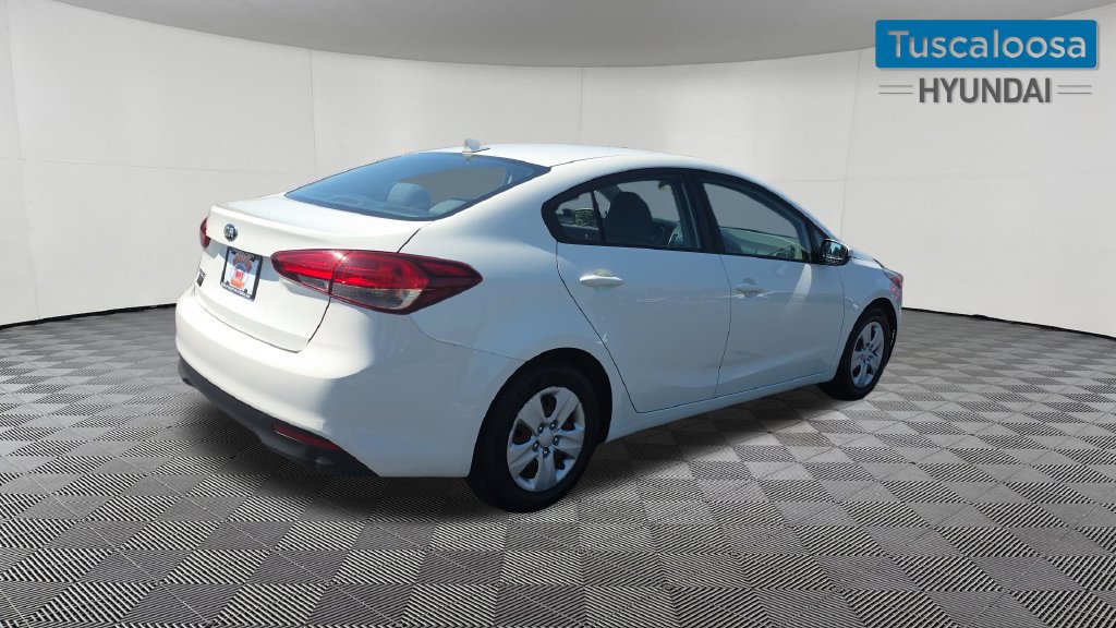 Used 2017 Kia Forte LX FWD image 8