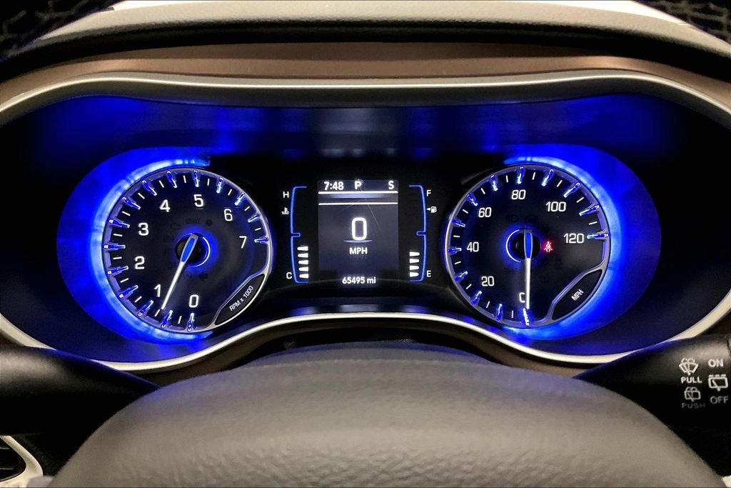 Used 2023 Chrysler Voyager LX image 13