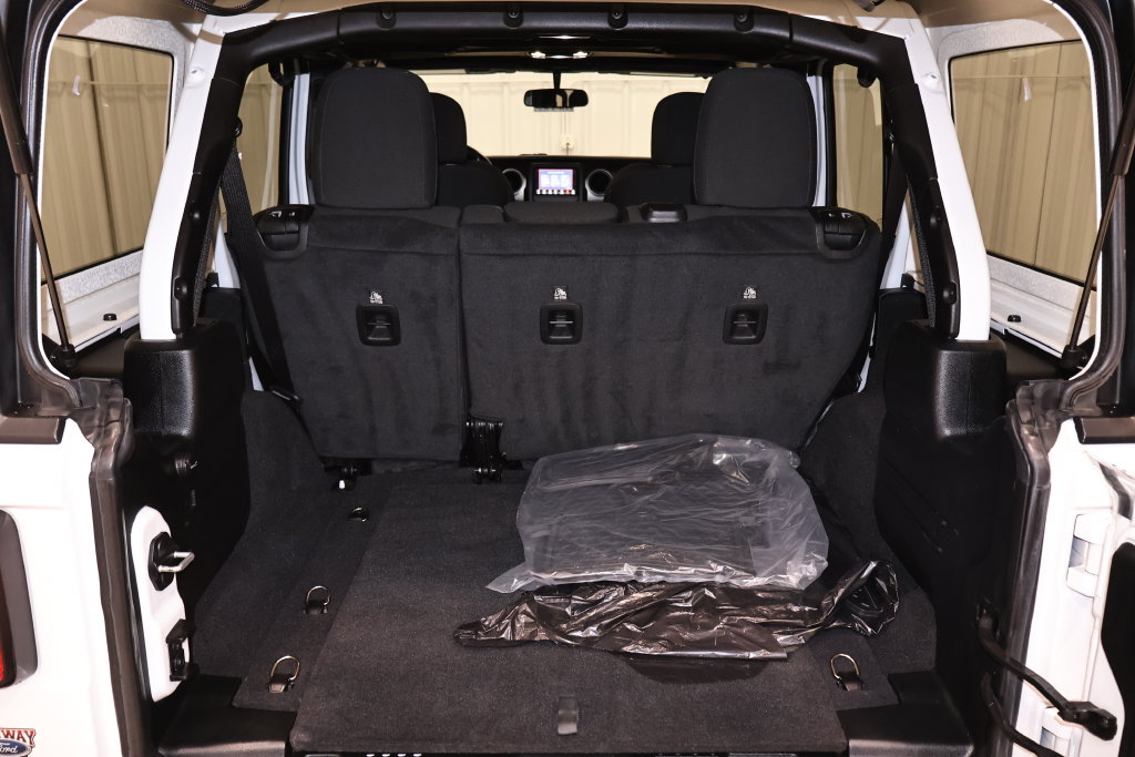 Used 2020 Jeep Wrangler Unlimited Sport S AWD/4WD image 32