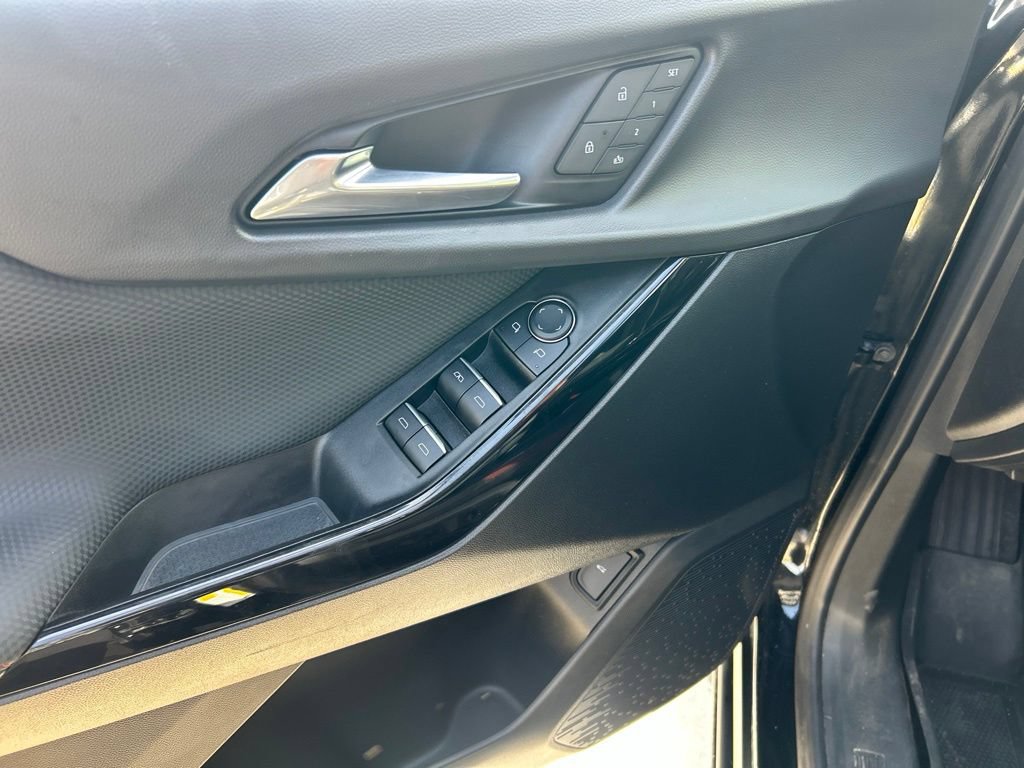 Used 2025 Chevrolet Equinox RS w/ Convenience Package III FWD image 22