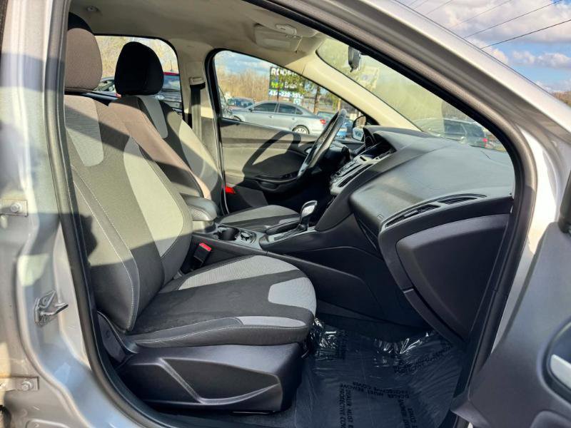 Used 2014 Ford Focus SE w/ SE Sport Package image 14