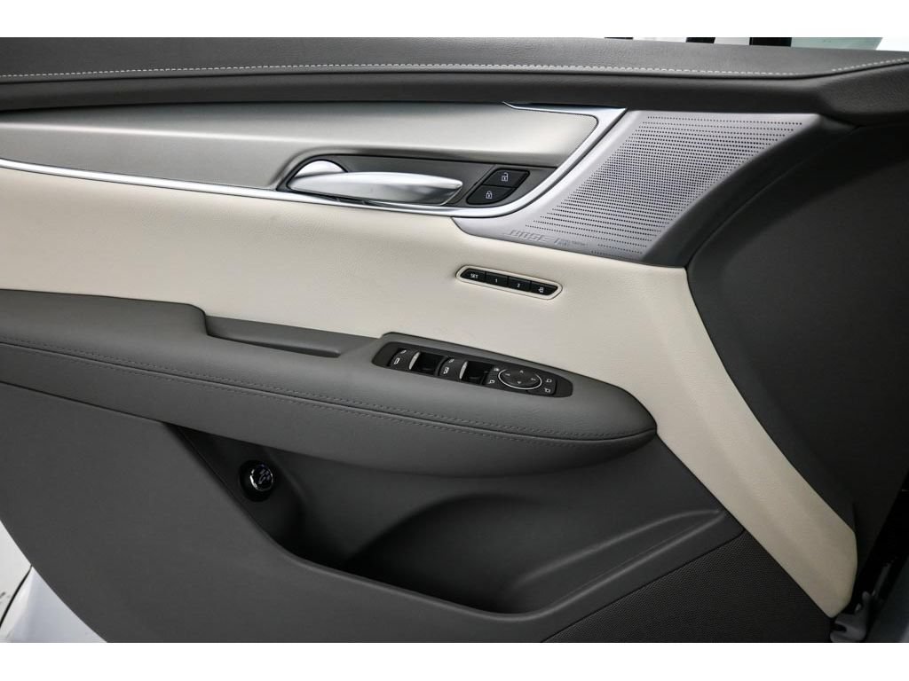 New 2026 Cadillac XT5 Premium Luxury w/ Driver Assist Package AWD/4WD image 15