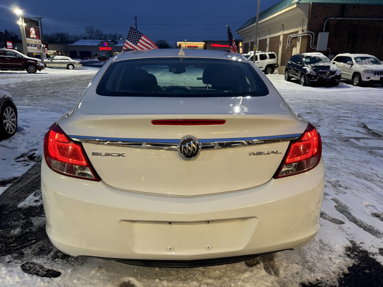 Used 2012 Buick Regal Leather image 5