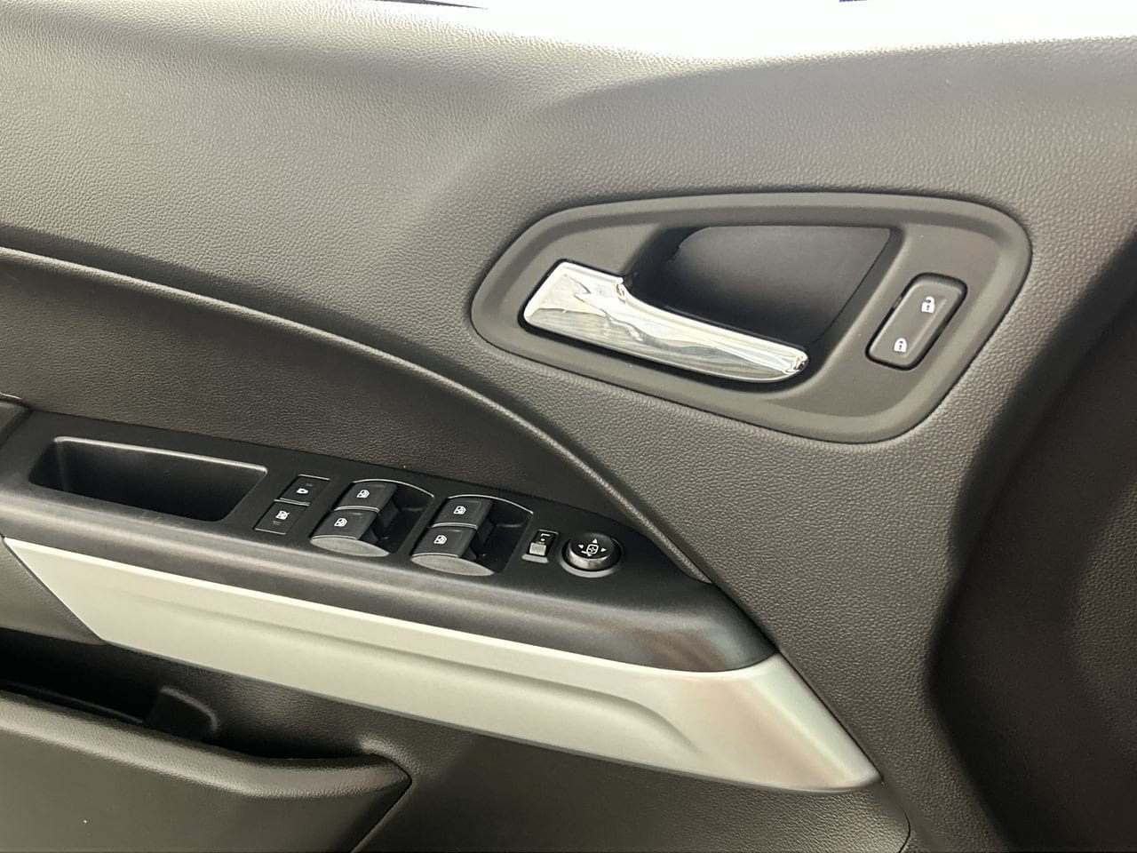Used 2022 Chevrolet Colorado LT RWD image 19