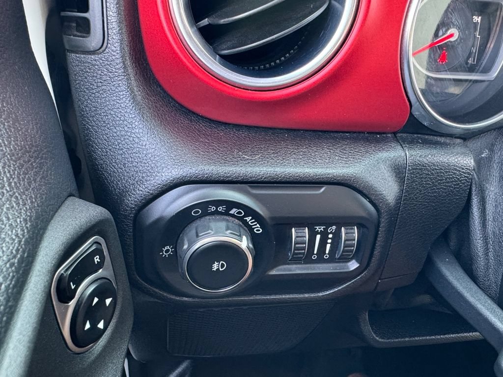 Used 2020 Jeep Wrangler Unlimited Rubicon AWD/4WD image 15