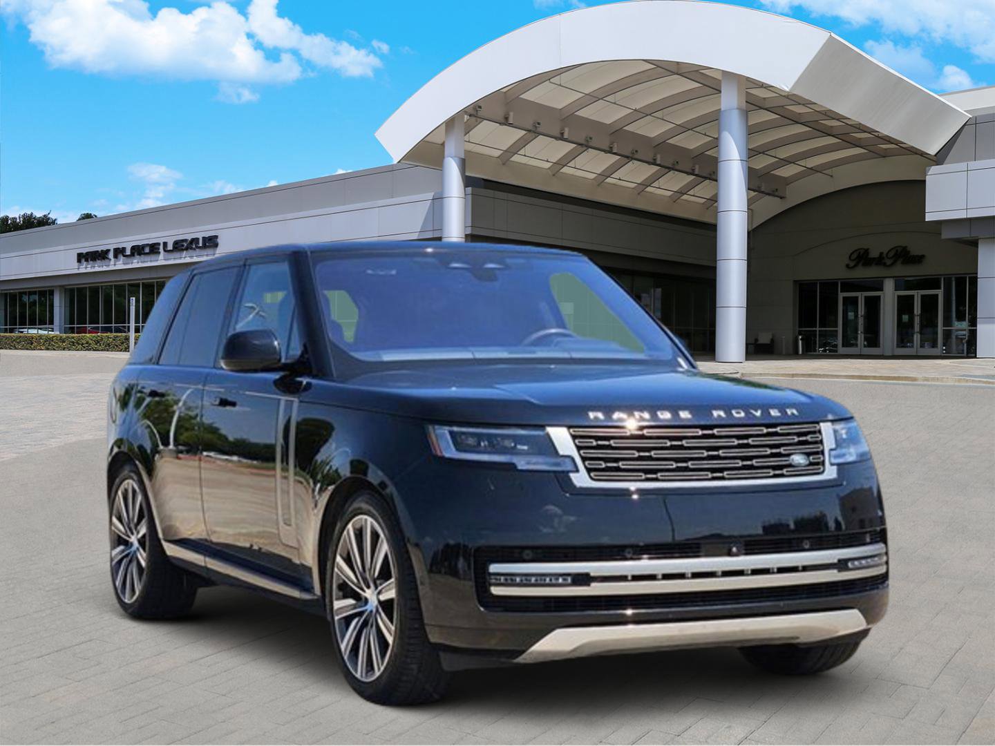 Used 2023 Land Rover Range Rover SE image 2