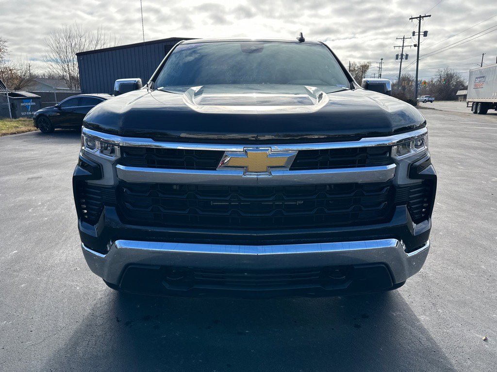 Used 2025 Chevrolet Silverado 1500 LT image 3