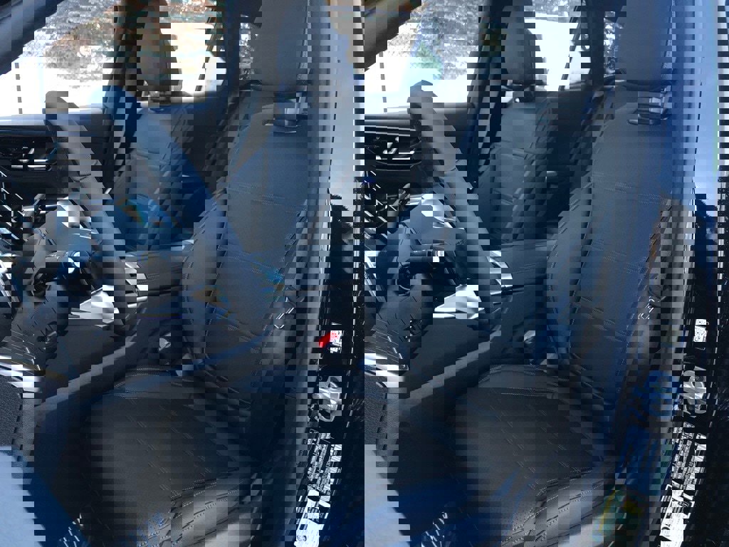 New 2026 Mercedes-Benz GLC 300 4MATIC image 33