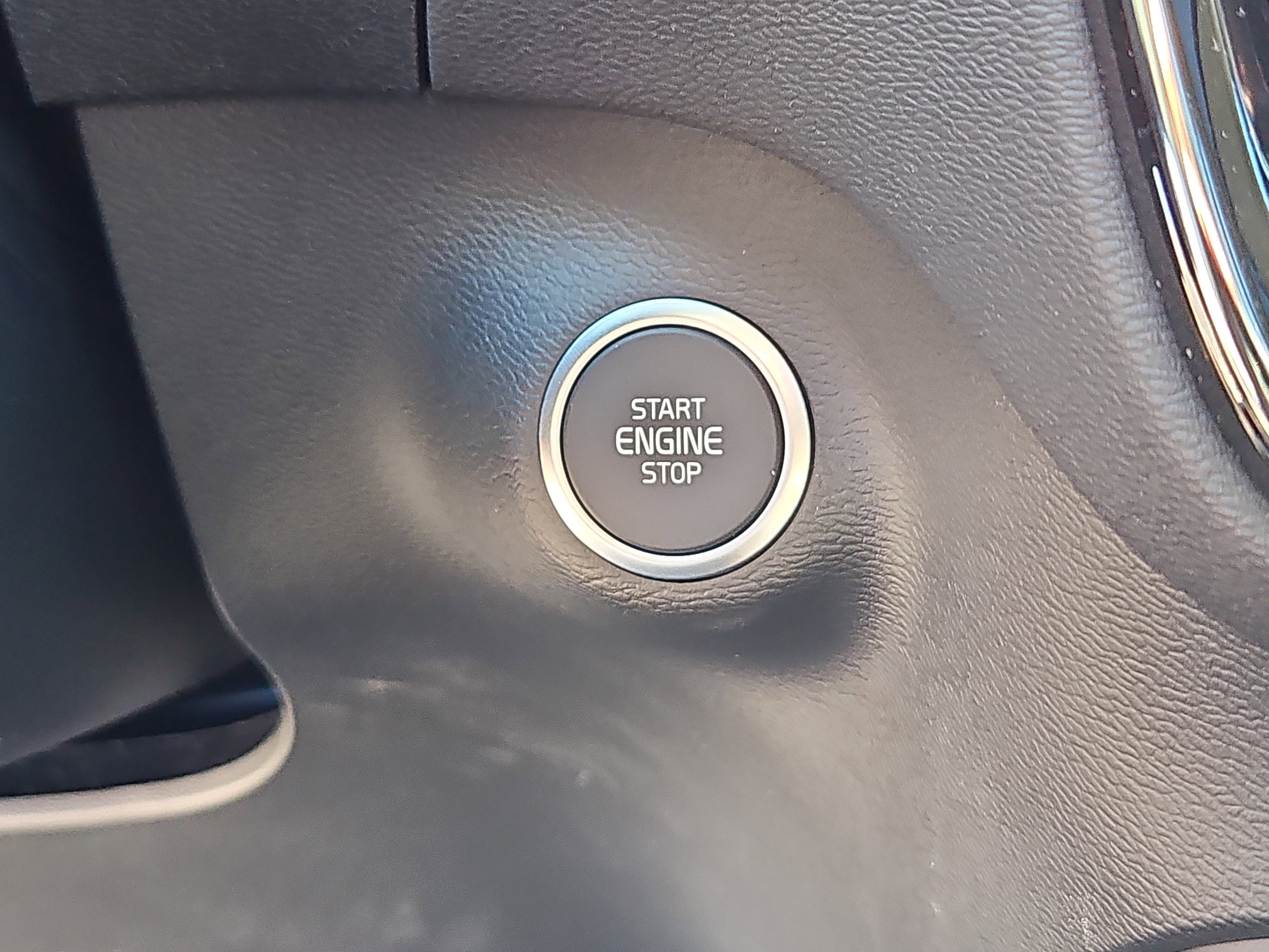 New 2026 Volvo XC40 B5 Core w/ Protection Package Premier image 13