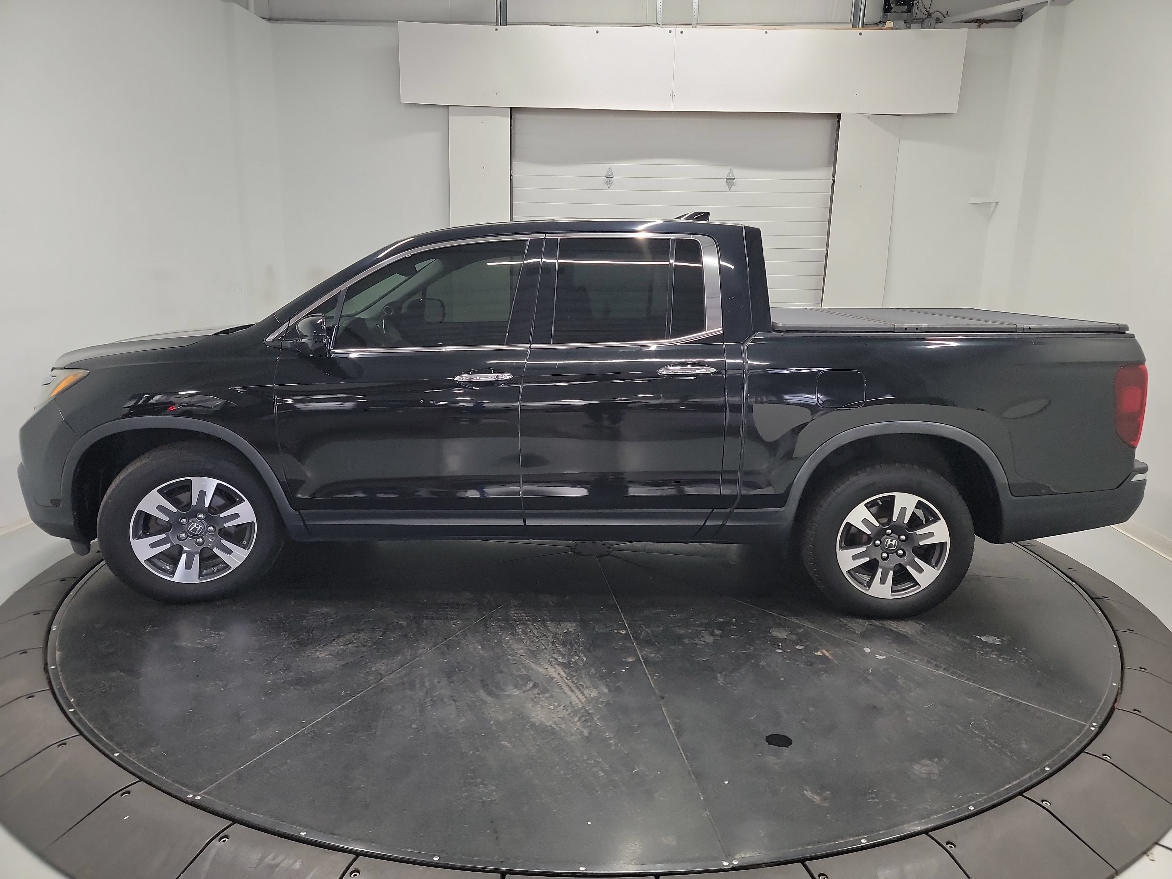 Used 2017 Honda Ridgeline RTL-E image 4