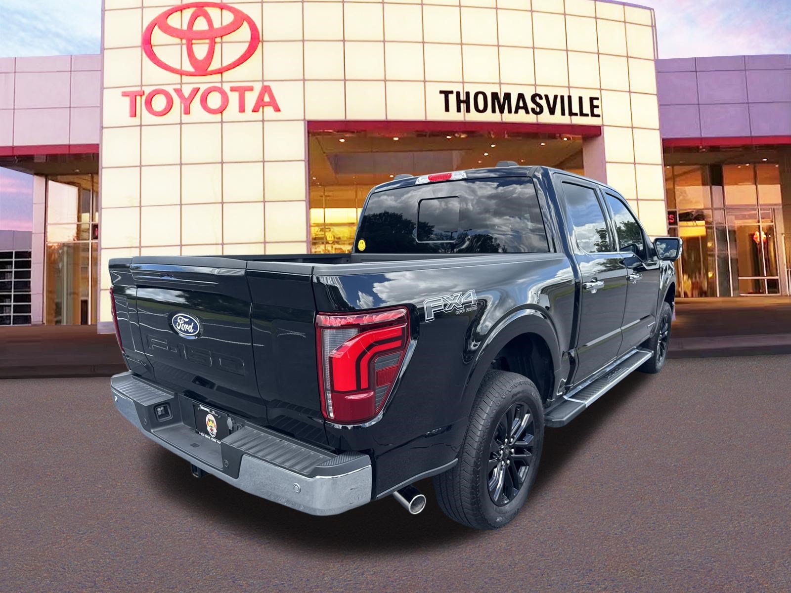 Used 2025 Ford F150 Lariat w/ Equipment Group 502A High AWD/4WD image 5