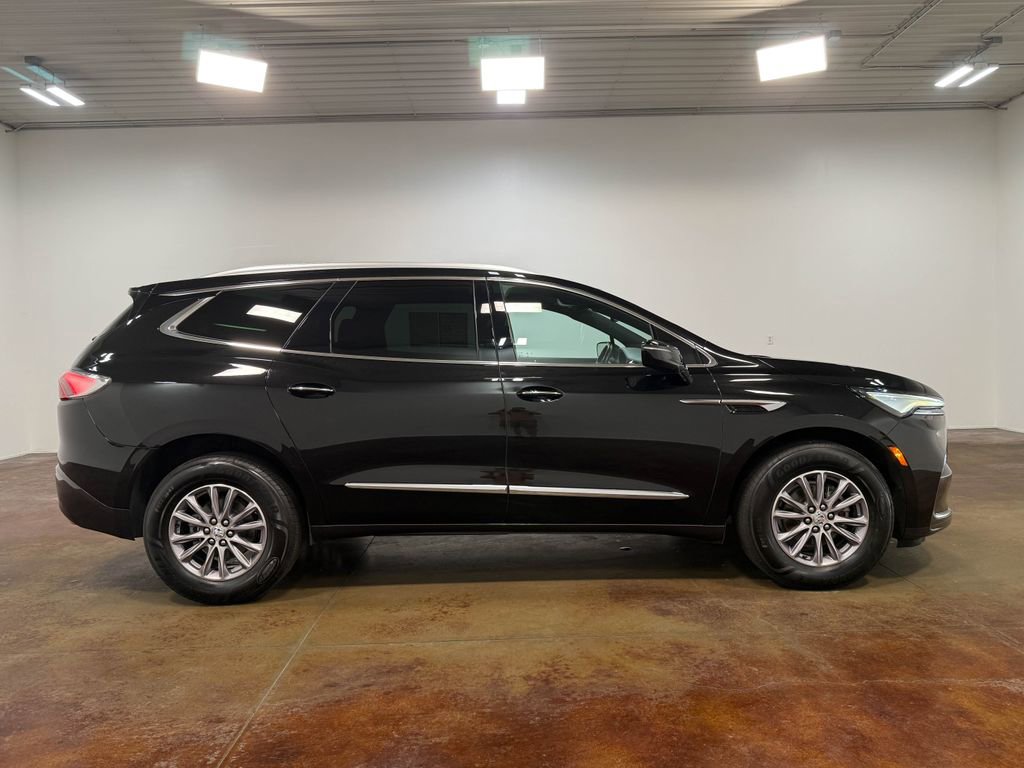 Used 2023 Buick Enclave Essence AWD/4WD image 23