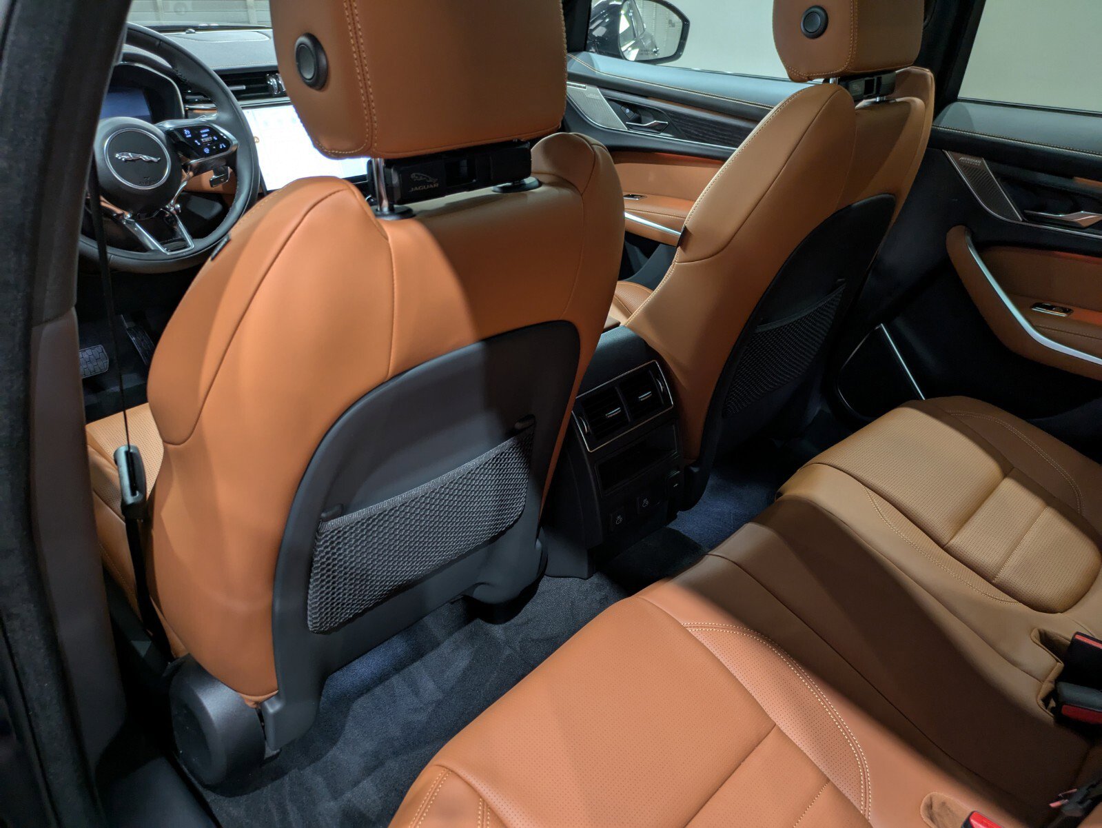 New 2026 Jaguar F-PACE R-Dynamic S image 12